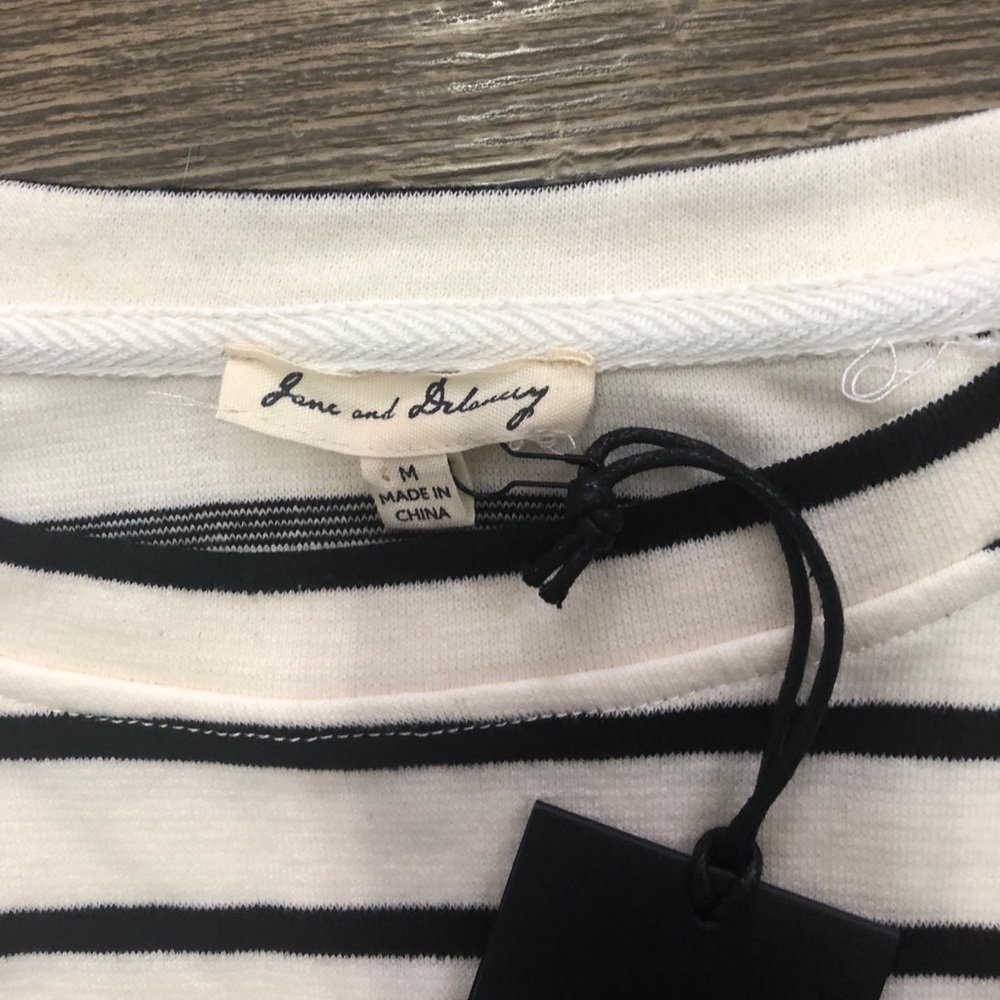 SALE! ❤️Jane and Delancey women striped sweater - Picture 2 of 6